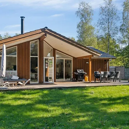 Ovine - 1-2km To The Fjord By Interhome